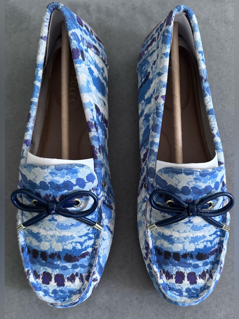 AEROSOLES Blue Patterned Bow Loafers